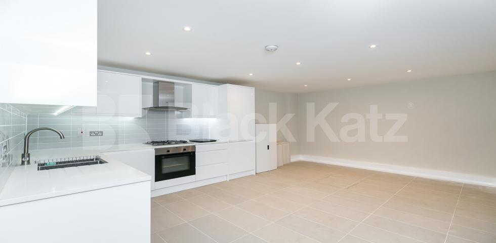 			WAREHOUSE CONVERSION IN ANGEL-OLD STREET-SHOREDITCH, 3 Bedroom, 1 bath, 1 reception Flat			 EAGLE HOUSE-EAGLE WHARF ROAD, ANGEL-OLD STREET-SHOREDITCH